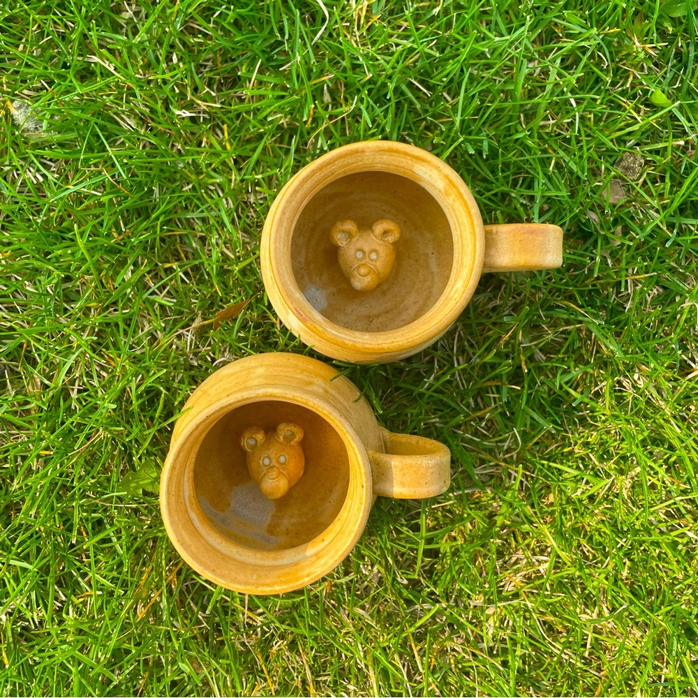 Vintage Anthromorphic surprise peak a boo bear pottery stoneware mugs set of 2